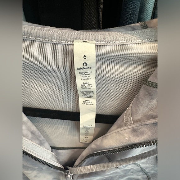 Lululemon Hooded Define Jacket Marble Gray Athleisure Workout | Size 6 - Picture 10 of 14